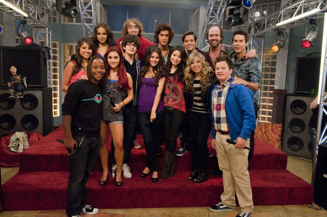 File:Ipartywithvictorious 06HR.jpg