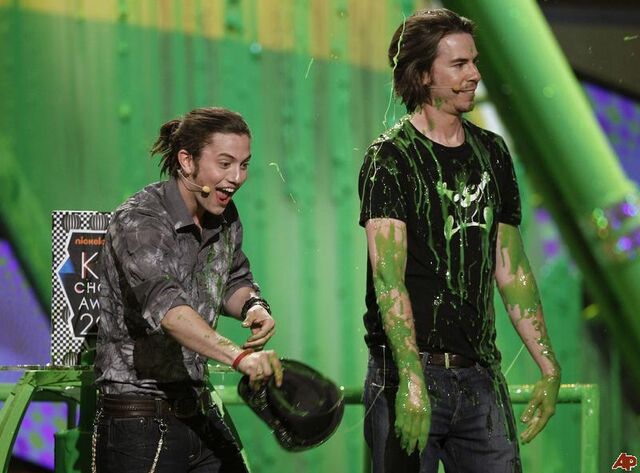 File:Jackson-rathbone-jerry-trainor-2010-3-28-1-0-30.jpg