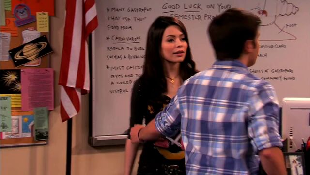 File:ICarly.S04E10.iOMG-HD.480p.Web-DL.x264-mSD.mkv 000798363.jpg
