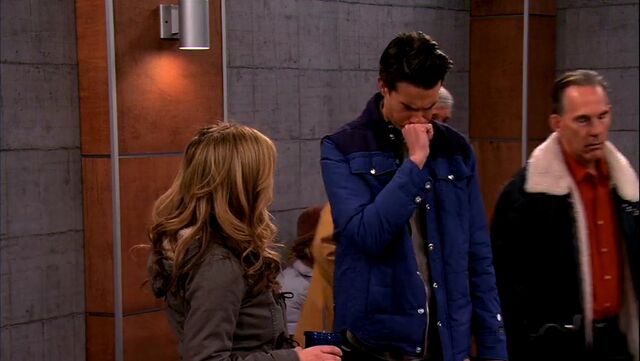 File:ICarly.S05E10.iToe.Fat.Cakes.480p.WEB-DL.x264-mSD.mkv 000744953.jpg