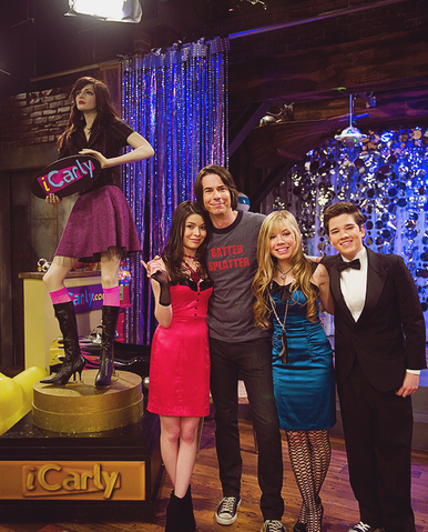 File:Tumblr m8lzzgyKs21qjhgnwo1 500.png