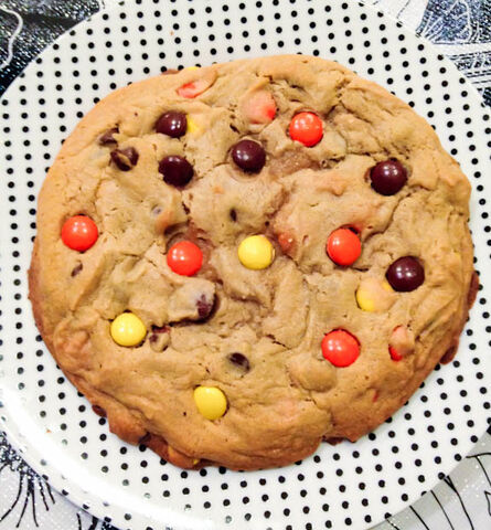 File:Reese-PB-Giant-Cookie.jpg