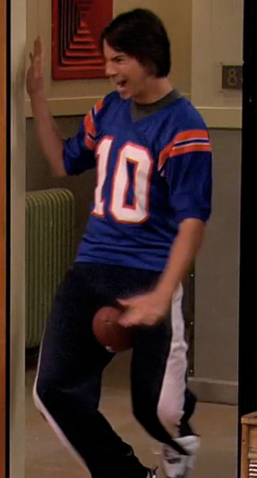 File:Spencer football iKiss.png