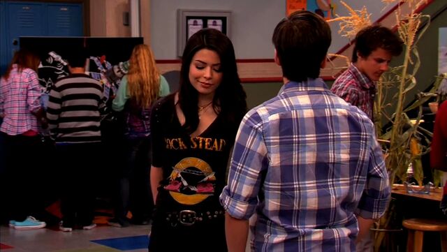 File:ICarly.S04E10.iOMG-HD.480p.Web-DL.x264-mSD.mkv 000933710.jpg
