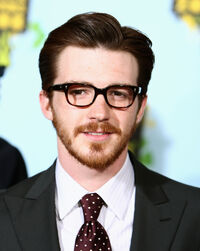 Drake-Bell33234.jpg