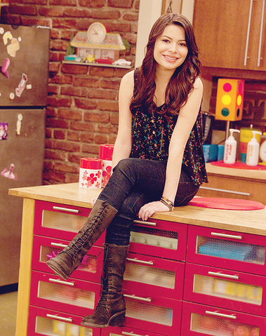 File:Tumblr mblju6wgF61r0vhzho1 500.png