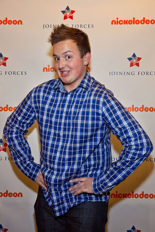 File:Noah+Munck+iCarly+Visits+Naval+Submarine+Base+-TVjomjxS0Nl.jpg