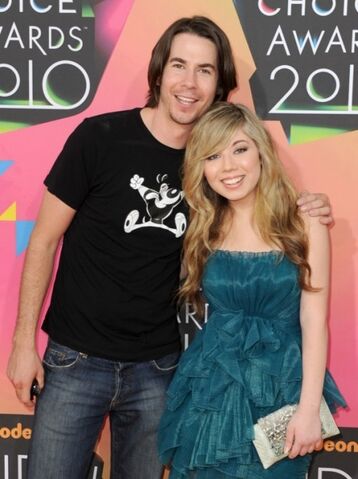 File:Jennette-mccurdy-kids-choice-awards-02.jpg