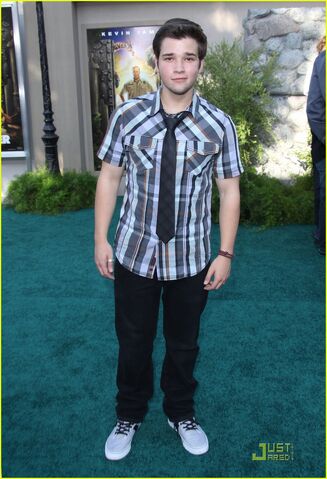File:Nathan-kress-zookeeper-05.jpg