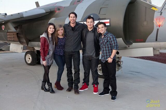File:Icarlymil14.jpg