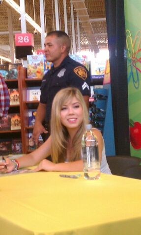 File:Tumblr lqlv7wbUHG1qesmejo1 500.jpg