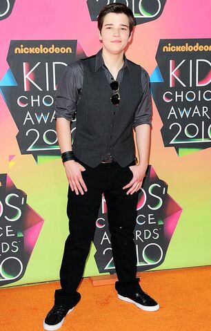 File:Kids-choice-red-carpet-nathan-kress.jpg