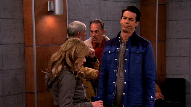 File:ICarly.S05E10.iToe.Fat.Cakes.480p.WEB-DL.x264-mSD.mkv 000741283.jpg
