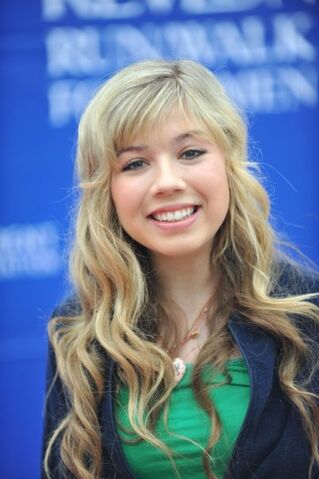 File:Jennette's long hair.jpg