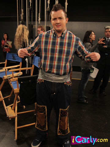 File:Tumblr mbhwvzncWt1rnuno0o1 400.jpg