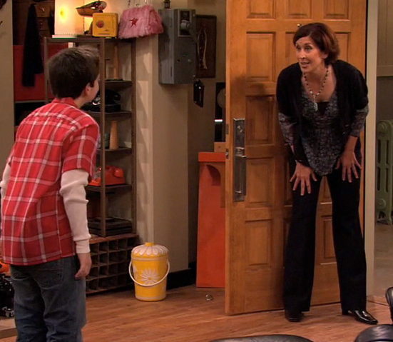 File:Maddie inevel.png