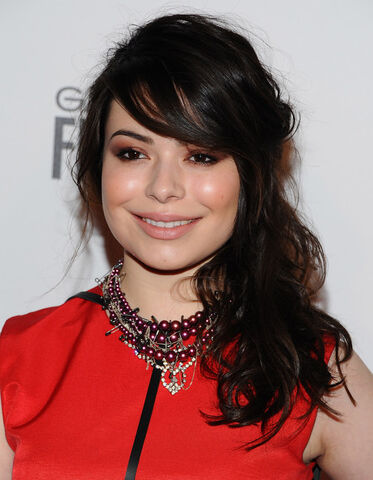 File:Miranda+Cosgrove+ELLE+2nd+Annual+Women+Music+CVhhvM0K-rYl.jpg