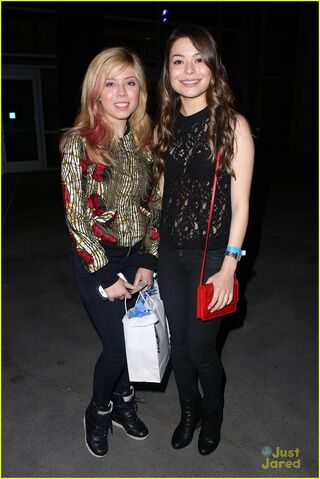 File:Miranda-cosgrove-jennette-mccurdy-bruno-mars-23.jpg