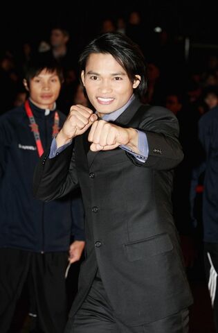 File:Tony+Jaa+NRJ+Music+Awards+I24jcXBv Lfl.jpg
