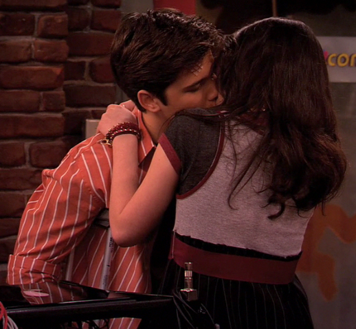 File:Studio Kiss.png