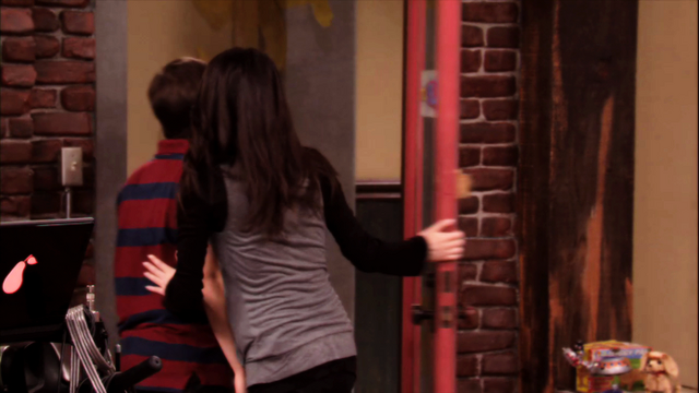 File:IHaI-CreddieScreencaps-34.png