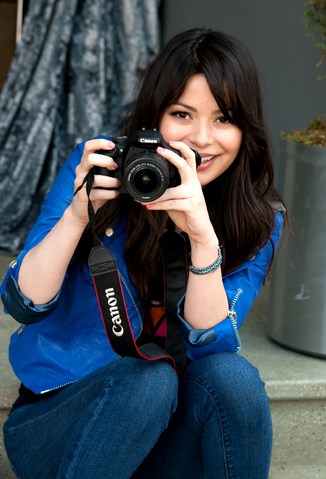 File:Tumblr mba6blsmWv1r1zvalo1 1280.png