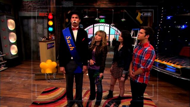 File:ICarly.S05E10.iToe.Fat.Cakes.480p.WEB-DL.x264-mSD.mkv 000193985.jpg