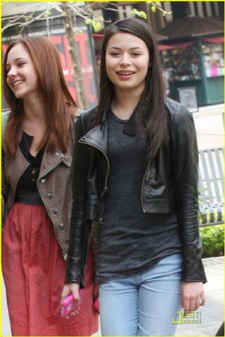 File:Miranda and Haley.jpg