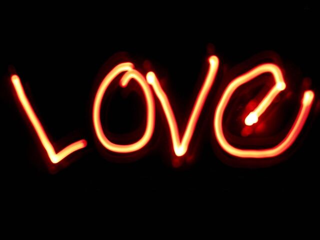 File:42gn38m3-love-wallpaper26.jpg