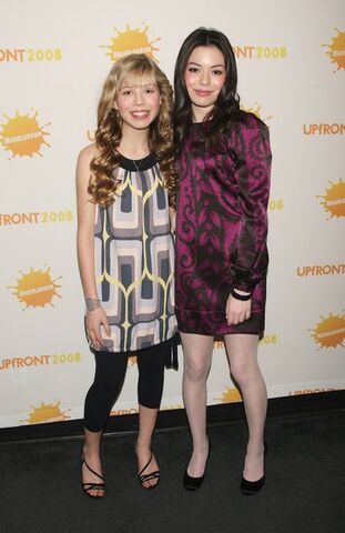 File:Miranda Cosgrove Jennette McCurdy Nickelodeon k1wxT7DJbB l.jpg