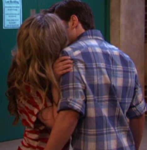 File:Seddie Kiss 2.jpg