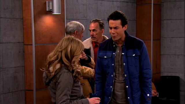 File:ICarly.S05E10.iToe.Fat.Cakes.480p.WEB-DL.x264-mSD.mkv 000742951.jpg