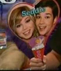File:SeddieFan.jpg