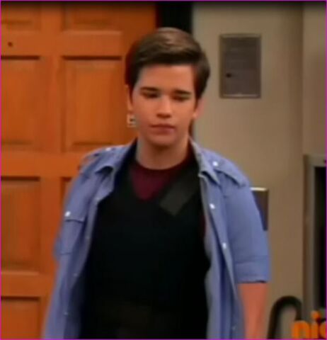 File:Freddie in bulletproof vest.jpg