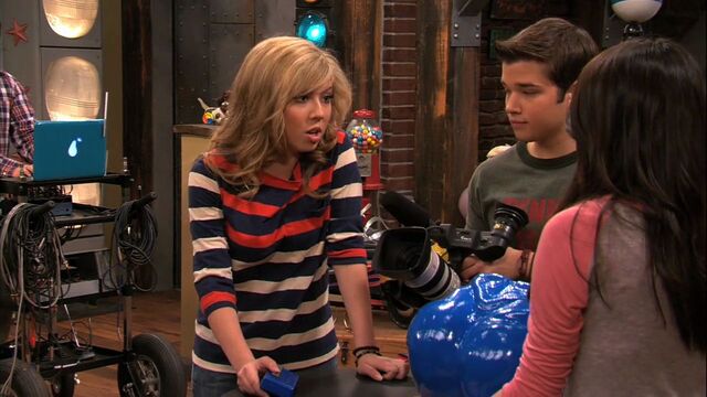 File:5x02-iDate-Sam-Freddie-icarly-25269769-1280-720.jpg