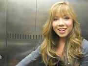Jennette - elevator