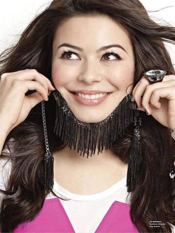 File:Miranda-Cosgrove-Seventeen-4.jpg