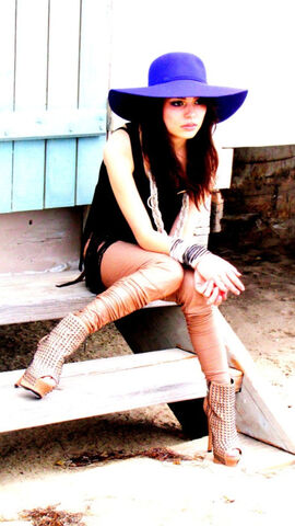 File:Tumblr laf7jkLNTy1qbb7qqo1 500.jpg