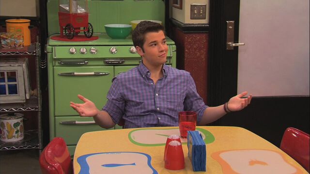 File:ICarly.S05E08.iBalls.720p.WEB-DL.AAC2.0.H264-ViPER-15-39-25-.jpg
