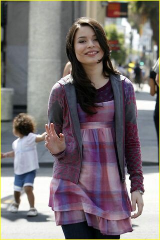 File:Miranda-cosgrove-big-sugar-10.jpg