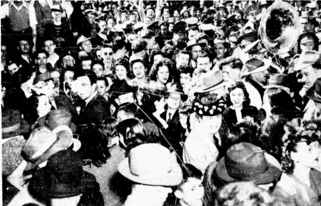 File:1946AllanCupCalgaryCrowd.jpg