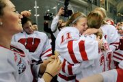 DeryaKelter LaurenUnser 2011FrozenFour