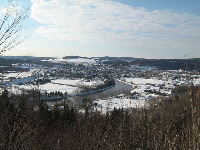 File:Dégelis, Quebec.jpg
