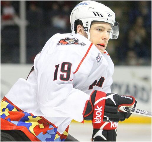 File:Kyle Ostrow.jpg