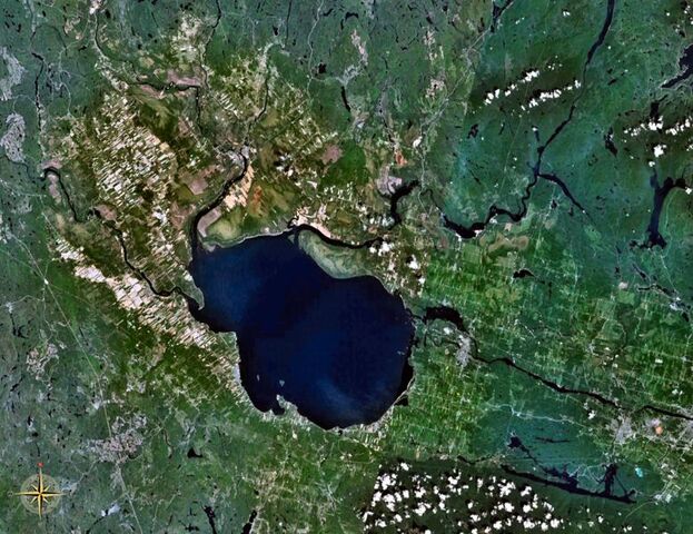 File:Lac Saint-Jean.jpg