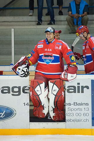File:Jakub Kovář - Lausanne Hockey Club vs. HC České Budějovice, 27.08.2010.jpg