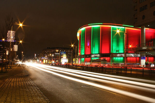 File:Scandinavium at night.jpg
