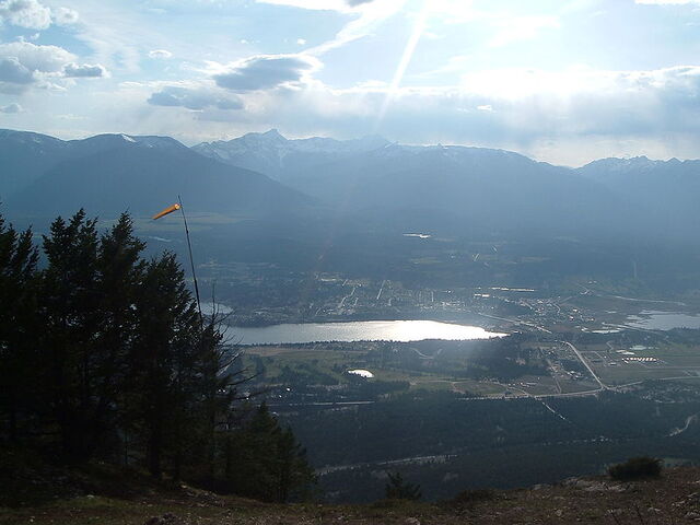 File:Invermere, British Columbia.jpg