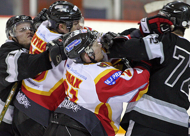 File:HawksVFreeze.jpg