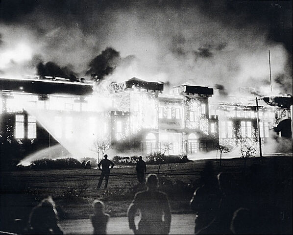 File:Willows Arena Fire April 1944.jpg